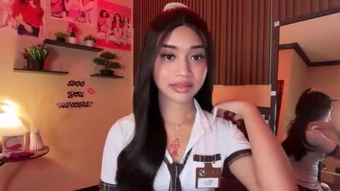 Snapshot of devine_goddessx chatting on October 6, 10:12 am Devine Greyson online show from October 6, 10:12 am