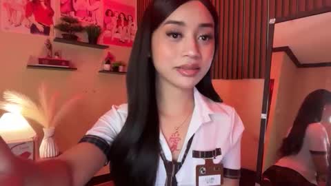 Snapshot of devine_goddessx chatting on October 24, 9:17 am Devine Greyson online show from October 24, 9:17 am