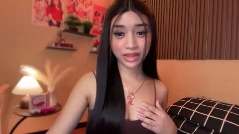 Snapshot of devine_goddessx chatting on October 29, 1:13 pm Devine Greyson online show from October 29, 1:13 pm