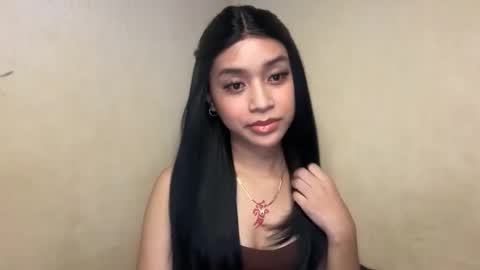 Snapshot of devine_goddessx chatting on November 9, 2:10 am Devine Greyson online show from November 9, 2:10 am