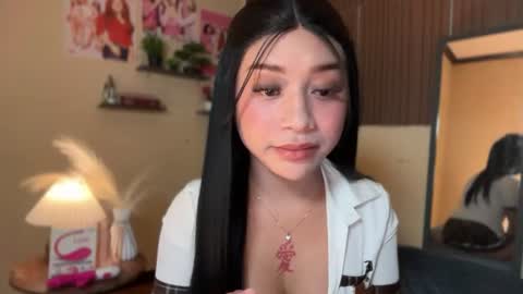 Snapshot of devine_goddessx chatting on July 11, 8:44 pm Devine Greyson online show from July 11, 8:44 pm
