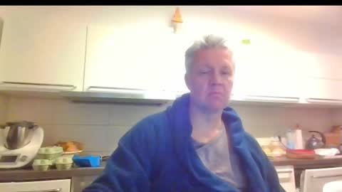 Snapshot of devon_nite chatting on December 5, 12:30 am Devon online show from December 5, 12:30 am