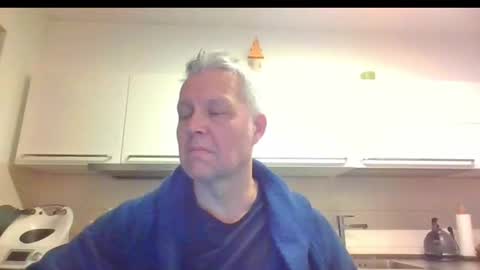 Snapshot of devon_nite chatting on December 25, 12:59 am Devon online show from December 25, 12:59 am