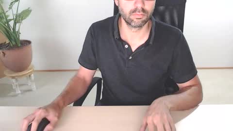 Snapshot of devswiss chatting on September 28, 8:52 am DevSwiss online show from September 28, 8:52 am