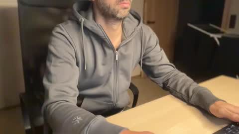 Snapshot of devswiss chatting on December 16, 3:39 pm DevSwiss online show from December 16, 3:39 pm