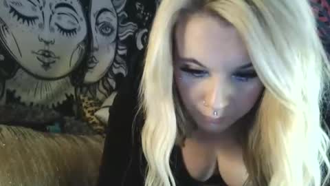 Snapshot of devyn_winter chatting on September 30, 6:13 pm devyn winter online show from September 30, 6:13 pm