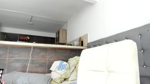 Snapshot of dewolk chatting on January 10, 9:30 pm thumb up me please its important online show from January 10, 9:30 pm