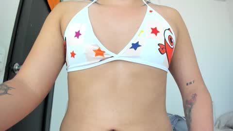 Snapshot of dewolk chatting on February 10, 7:01 am thumb up me please its important online show from February 10, 7:01 am