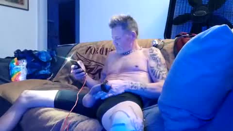 Snapshot of dexcarter81 chatting on March 2, 9:31 am dexcarter81 online show from March 2, 9:31 am