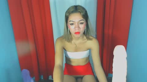 Snapshot of dexie121698 chatting on February 13, 5:37 am dexie121698 online show from February 13, 5:37 am