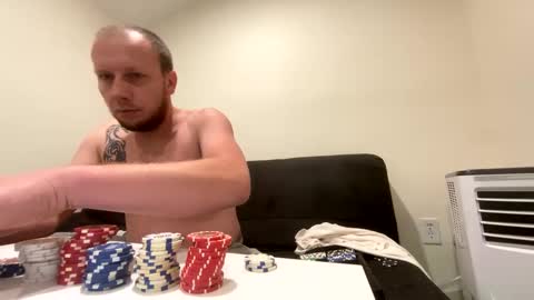 Snapshot of deznuts130 chatting on December 18, 5:04 am deznuts130 online show from December 18, 5:04 am