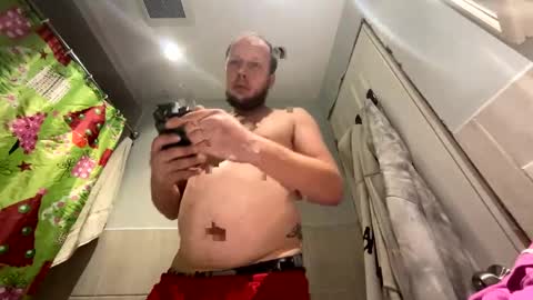 Snapshot of deznuts130 chatting on January 1, 6:47 am deznuts130 online show from January 1, 6:47 am