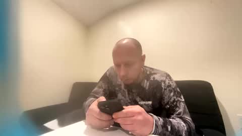 Snapshot of deznuts130 chatting on February 1, 4:35 am deznuts130 online show from February 1, 4:35 am