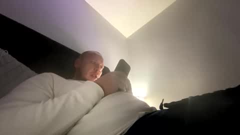 Snapshot of deznuts130 chatting on February 7, 3:12 am deznuts130 online show from February 7, 3:12 am