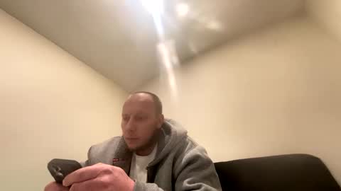 Snapshot of deznuts130 chatting on February 20, 7:23 am deznuts130 online show from February 20, 7:23 am