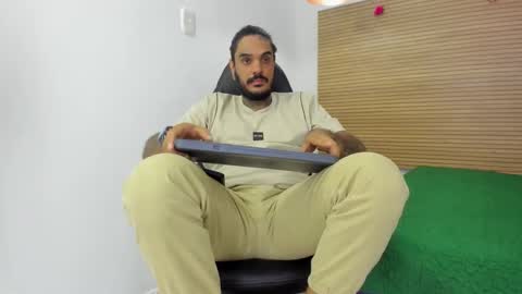 Snapshot of dhamian_wolf_hunter chatting on November 17, 9:09 pm dhaian online show from November 17, 9:09 pm