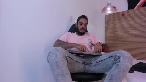 Snapshot of dhamian_wolf_hunter chatting on November 26, 8:43 pm dhaian online show from November 26, 8:43 pm