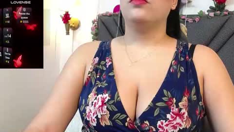Snapshot of dharanisnisha chatting on June 23, 12:25 pm dharanisnisha online show from June 23, 12:25 pm