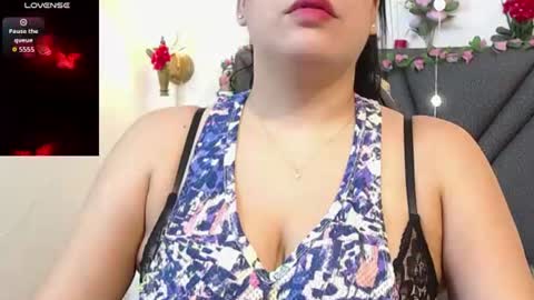 Snapshot of dharanisnisha chatting on June 24, 2:16 pm dharanisnisha online show from June 24, 2:16 pm