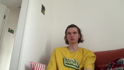 Snapshot of di_n_alex chatting on June 12, 9:30 am Di Alex online show from June 12, 9:30 am
