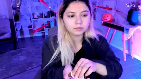 Dia online show from November 1, 8:00 pm