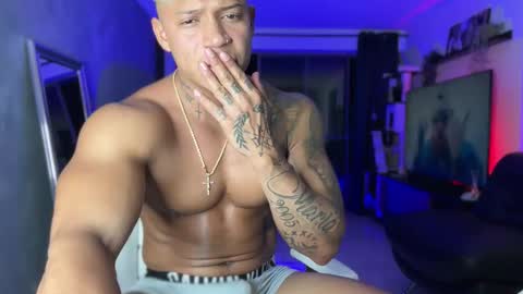 Snapshot of diagostone chatting on October 23, 1:38 am Diego online show from October 23, 1:38 am