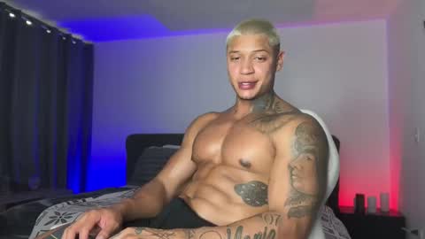 Snapshot of diagostone chatting on October 24, 9:00 pm Diego online show from October 24, 9:00 pm