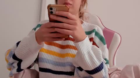 Thea online show from February 3, 7:29 am