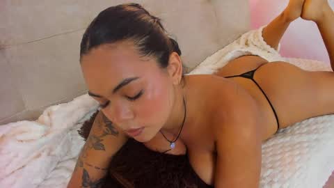diamond_canela online show from May 1, 12:26 am