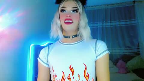 Snapshot of diamond_hott1 chatting on December 15, 10:18 am AmayaGirl online show from December 15, 10:18 am