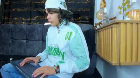 diamond_twink online show from February 18, 1:51 pm