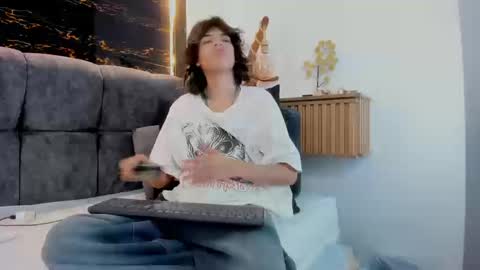 diamond_twink online show from March 14, 2:00 pm