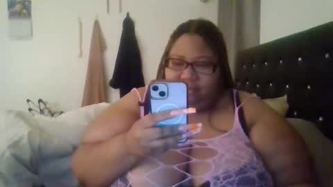 Snapshot of diamondbbwqueen chatting on April 13, 9:59 am diamondbbwqueen online show from April 13, 9:59 am