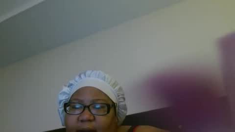 Snapshot of diamondbbwqueen chatting on May 17, 2:02 pm diamondbbwqueen online show from May 17, 2:02 pm