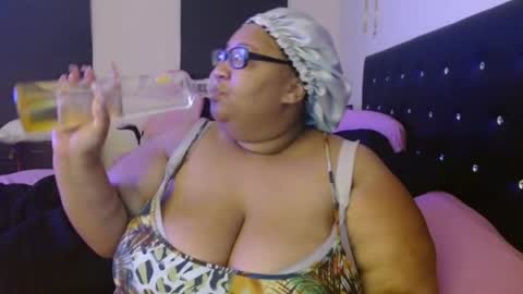 Snapshot of diamondbbwqueen chatting on July 26, 4:31 am diamondbbwqueen online show from July 26, 4:31 am