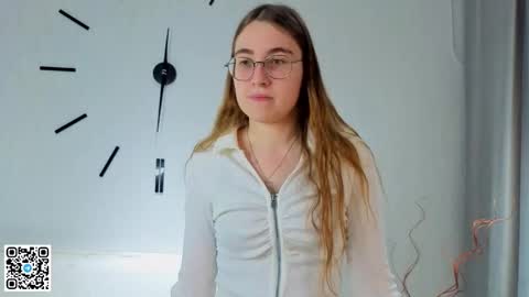 Molly online show from December 2, 6:25 pm