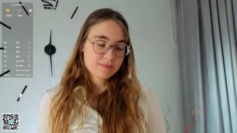 Molly online show from December 3, 6:17 pm