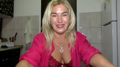 diana583578 online show from December 4, 8:40 pm