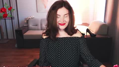 Diana DeLua online show from May 15, 9:49 am