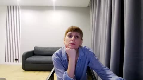 Snapshot of diana_meridor chatting on December 2, 2:53 am diana_meridor online show from December 2, 2:53 am