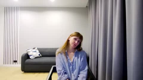 Snapshot of diana_meridor chatting on December 9, 4:23 am diana_meridor online show from December 9, 4:23 am