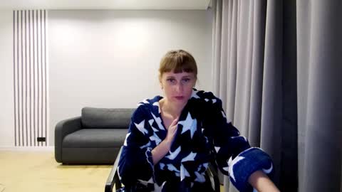 Snapshot of diana_meridor chatting on December 28, 6:39 am diana_meridor online show from December 28, 6:39 am