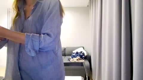 Snapshot of diana_meridor chatting on December 30, 2:09 am diana_meridor online show from December 30, 2:09 am