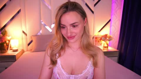 diana_nova online show from May 8, 1:16 pm