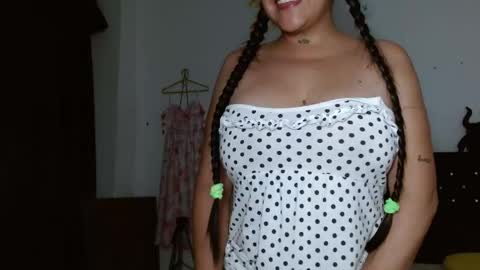 Snapshot of diana_o1 chatting on May 29, 11:36 pm diana_o1 online show from May 29, 11:36 pm