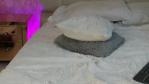 dianac1998 online show from January 31, 11:13 pm