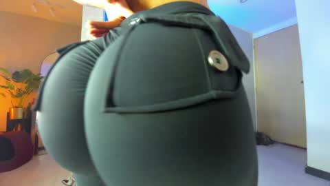 dianac1998 online show from October 30, 9:15 pm