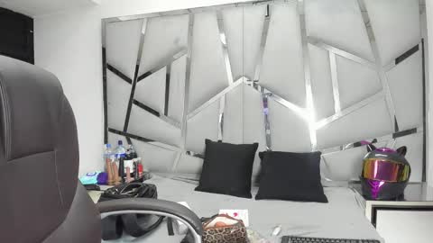 dianarous online show from January 12, 3:56 am