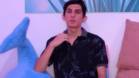 Ana  Leo online show from February 10, 3:05 pm