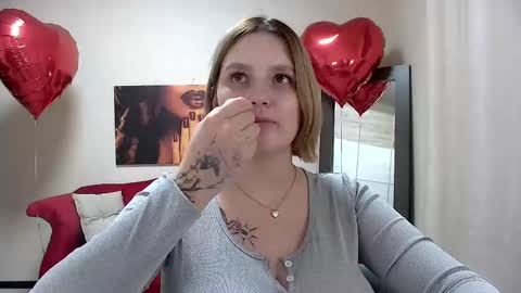 Snapshot of dianemills chatting on February 24, 2:40 am Diane Mills online show from February 24, 2:40 am